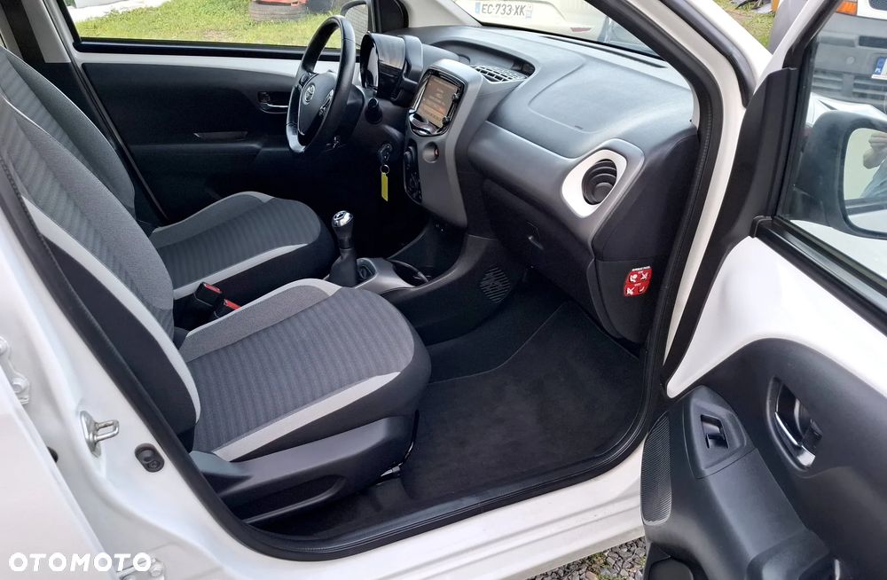 Toyota Aygo x-play connect - 29