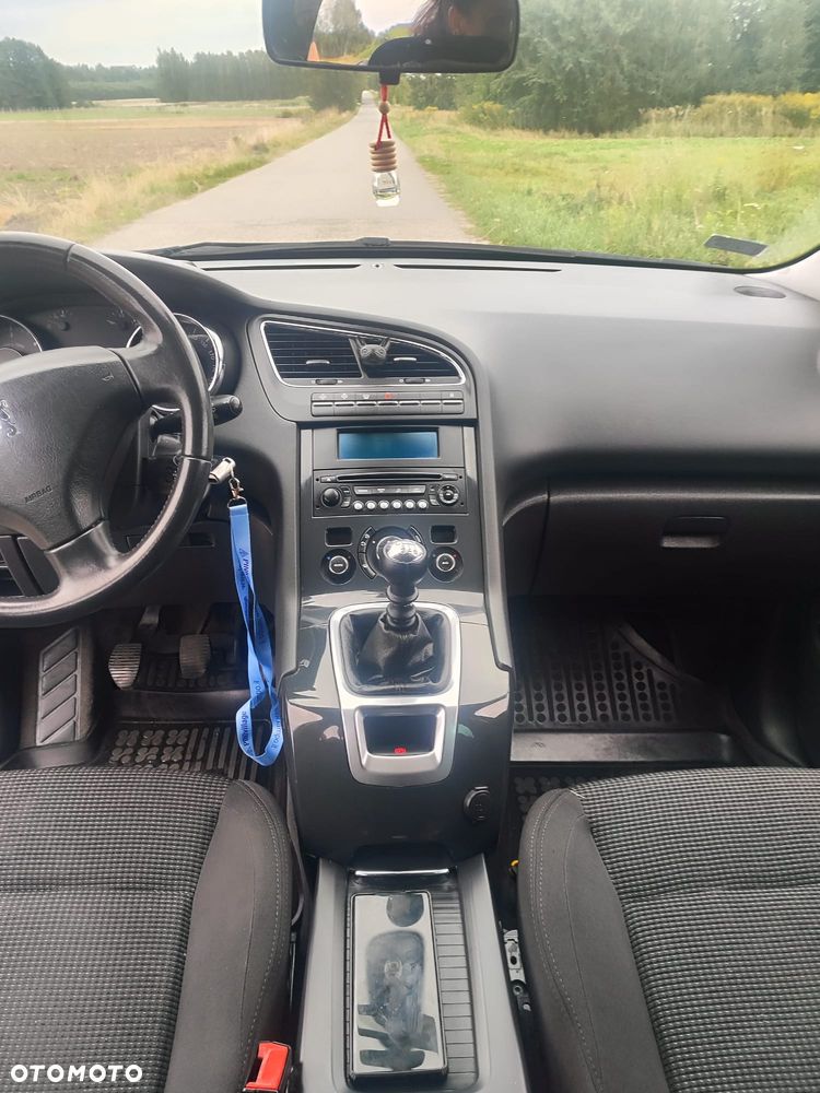 Peugeot 5008 - 13