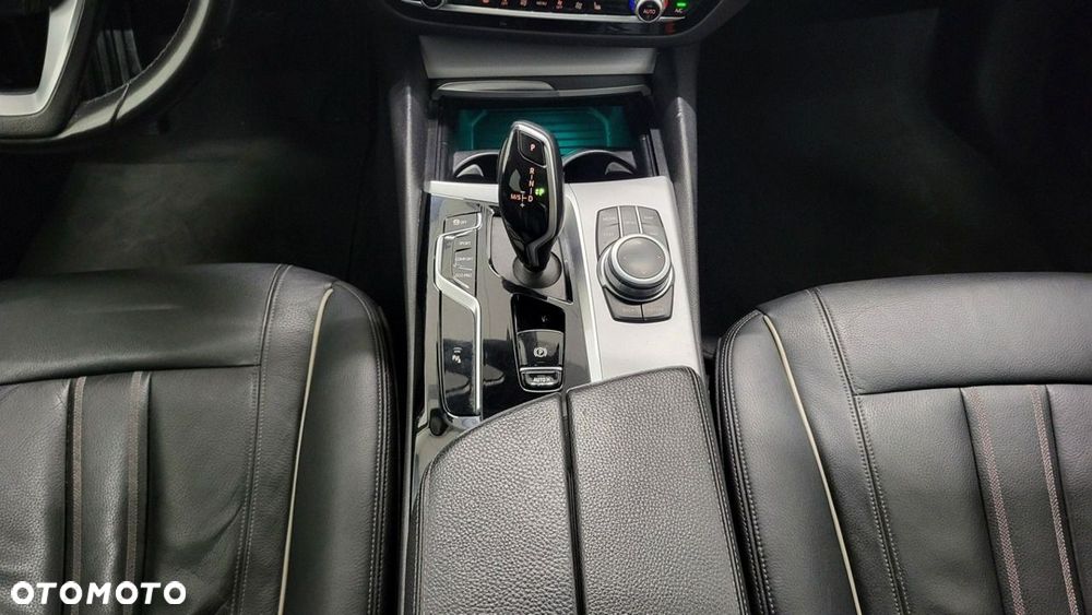 BMW Seria 5 518d mHEV - 20