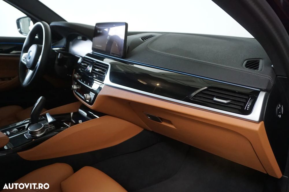 BMW Seria 5 530e Aut. Luxury Line - 11