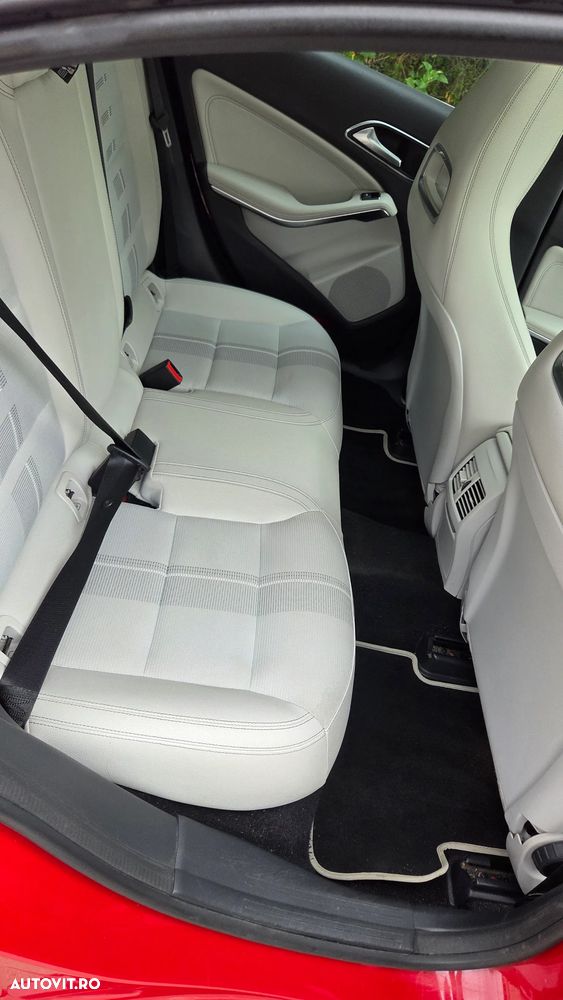 Mercedes-Benz CLA 200 d 4MATIC Aut. - 4