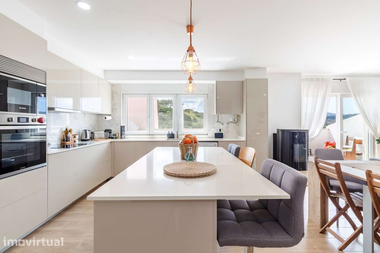 Apartamento T2 com Vista Mar e Serra | Praia das Maçãs, Colares - Grande imagem: 2/50