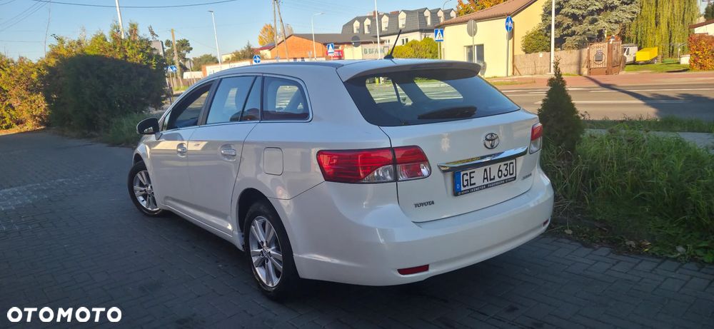 Toyota Avensis 2.0 D-4D Premium - 9