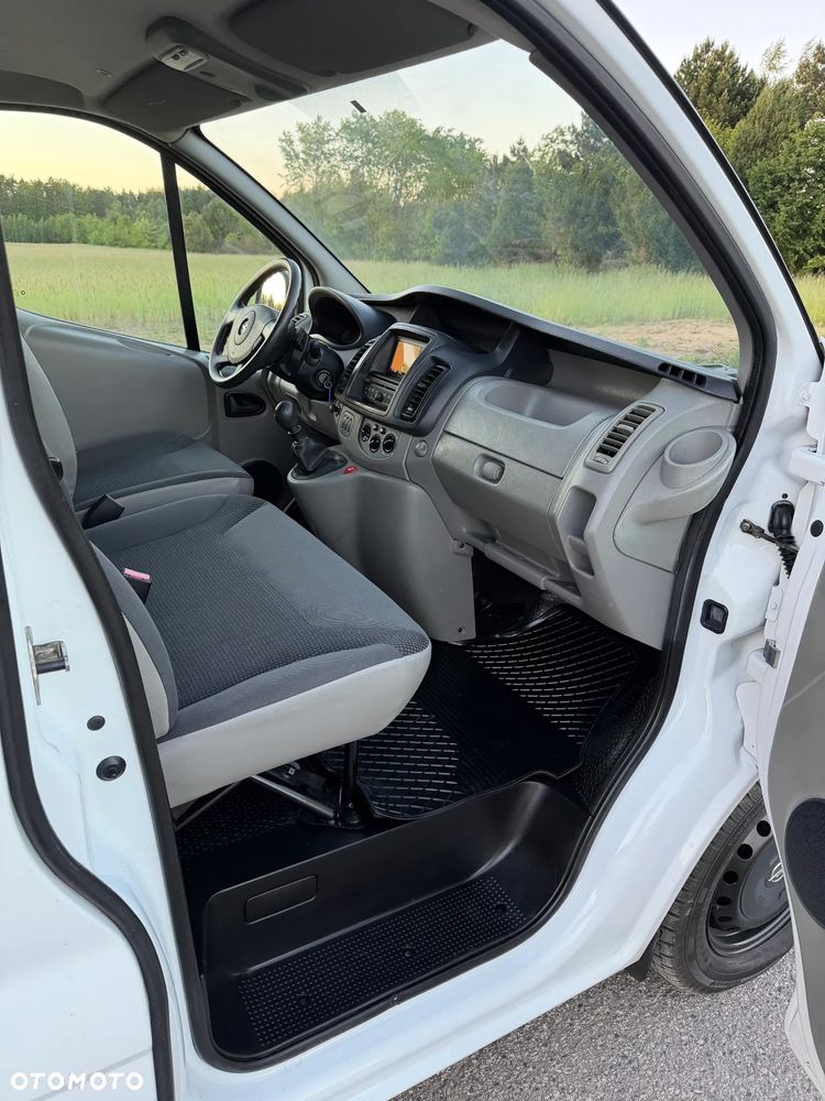 Opel VIVARO*100%oryginał*klima*pełbny blaszak*DUŻO ZDJĘĆ - 9