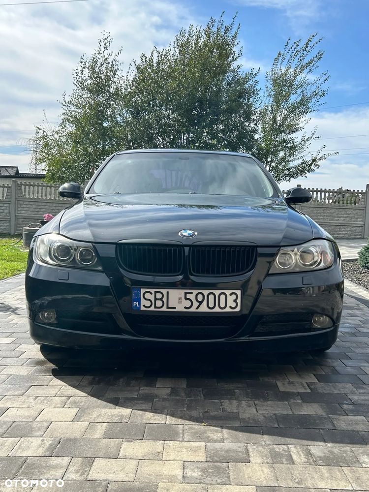BMW Seria 3 318i Touring - 1