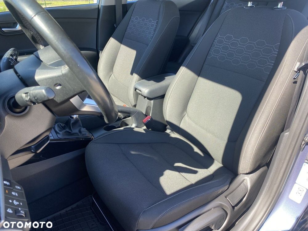 Kia Rio - 10