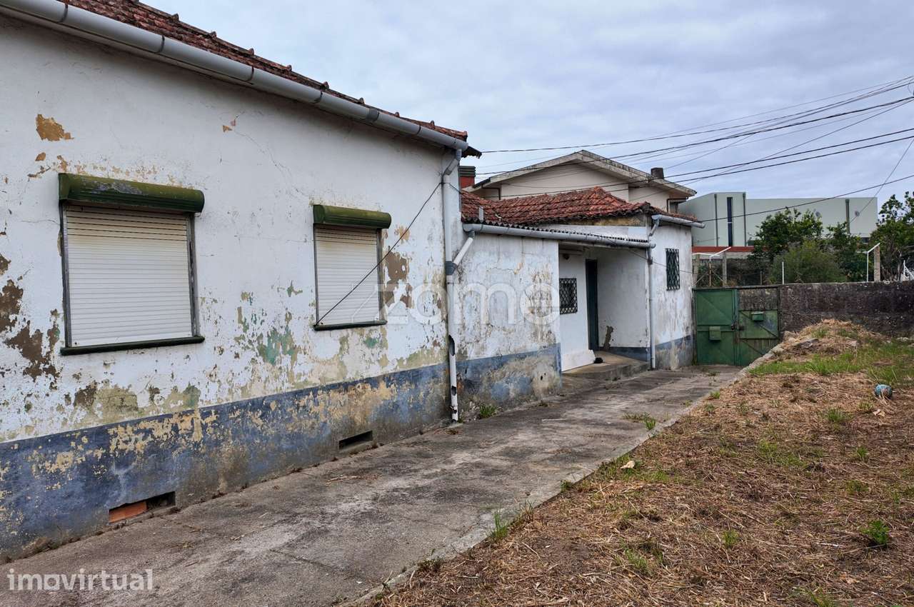 Moradia Térrea para restauro - Grande imagem: 4/10