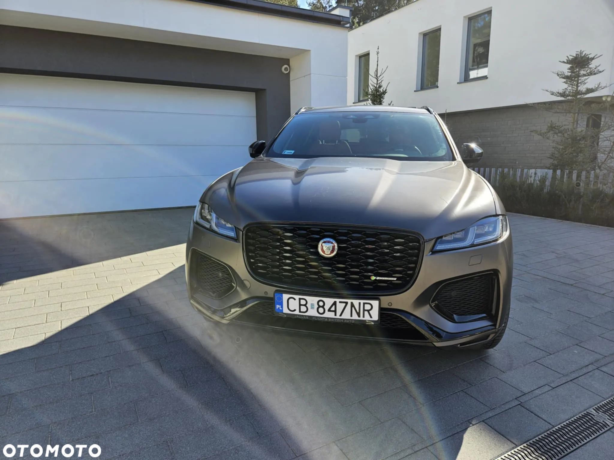 Jaguar F-Pace 2.0 P400e PHEV AWD R-Dynamic Black - 1