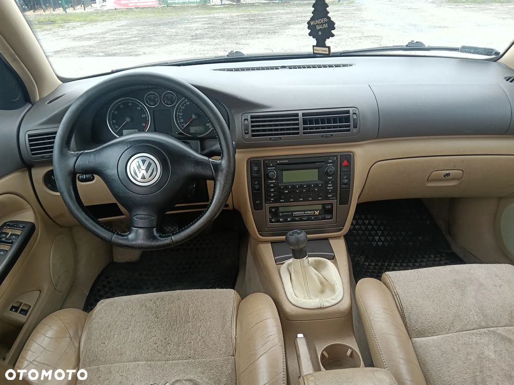 Volkswagen Passat 1.8T Comfortline - 11