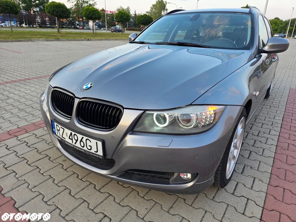 BMW Seria 3 330d xDrive - 2