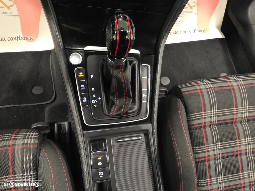 VW Golf 2.0 TSI GTI DSG Performance - 60