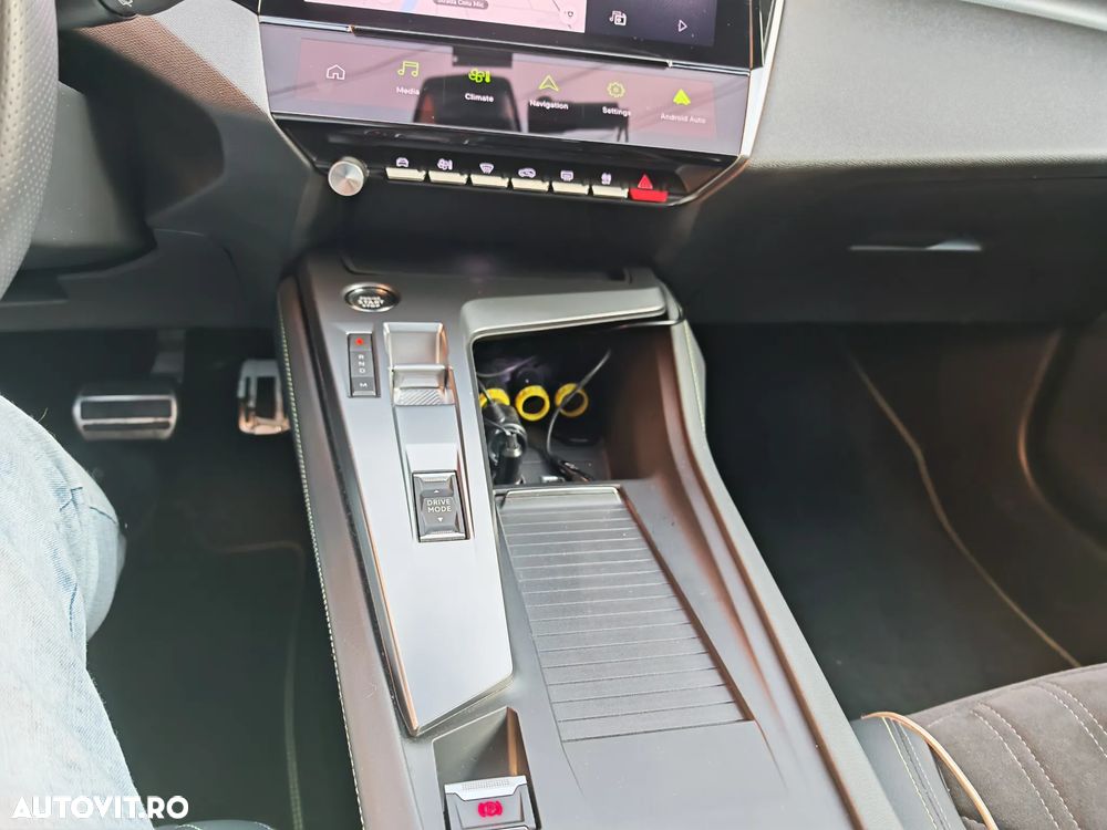 Peugeot 308 1.2L PureTech 130 S&S EAT8 GT - 10