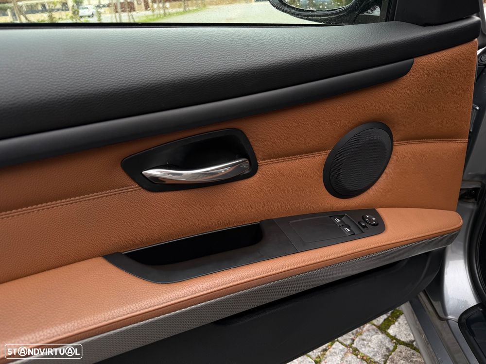 BMW 320 d Coupe Edição M - 24