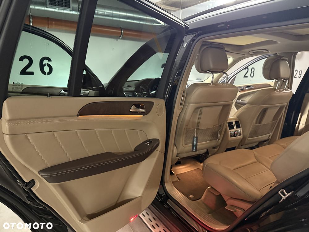 Mercedes-Benz GL - 14