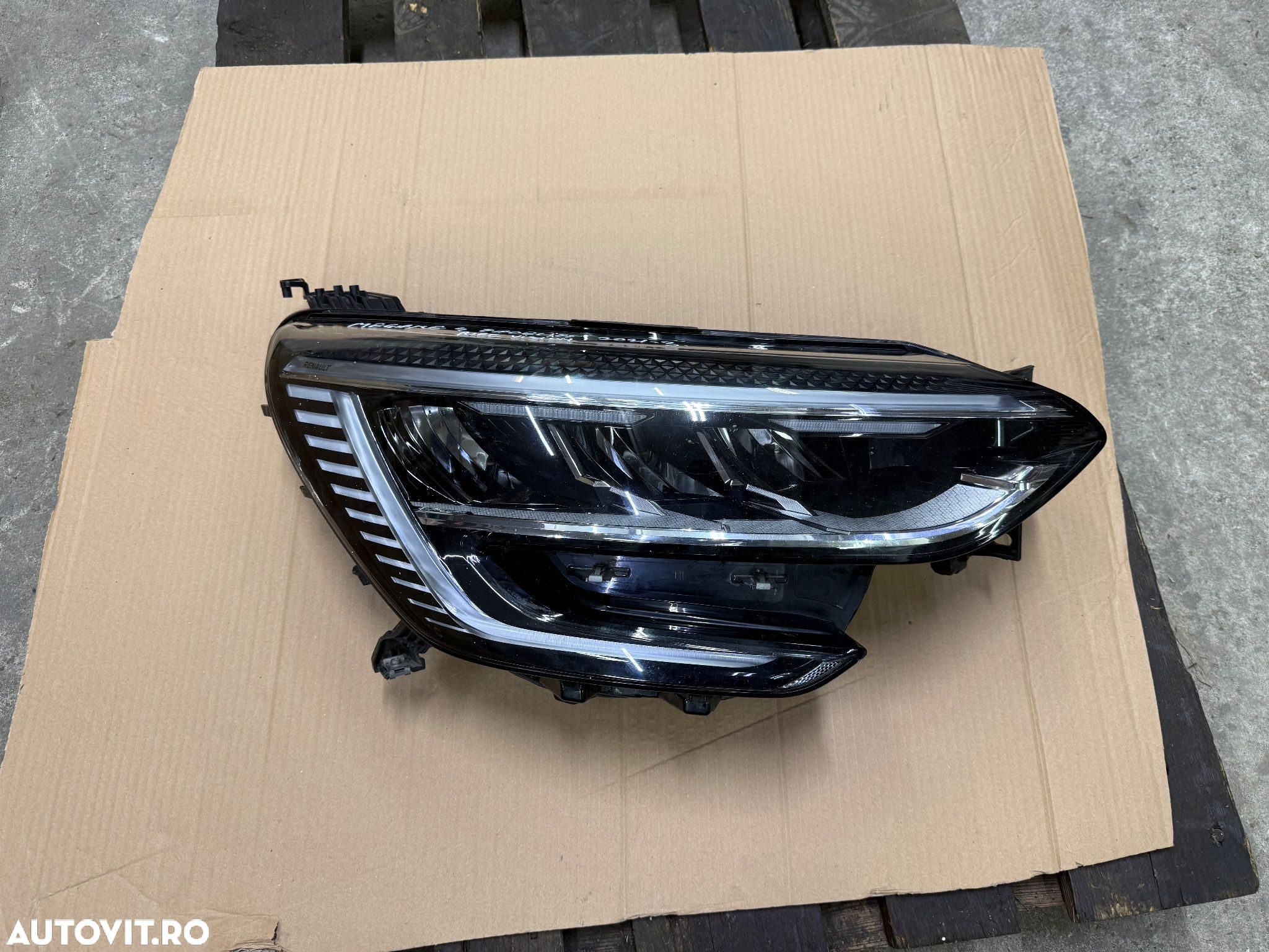 Far dreapta complet full led Pure Vision pentru RENAULT MEGANE 4 facelift an 2021 cod 260105675R - 1