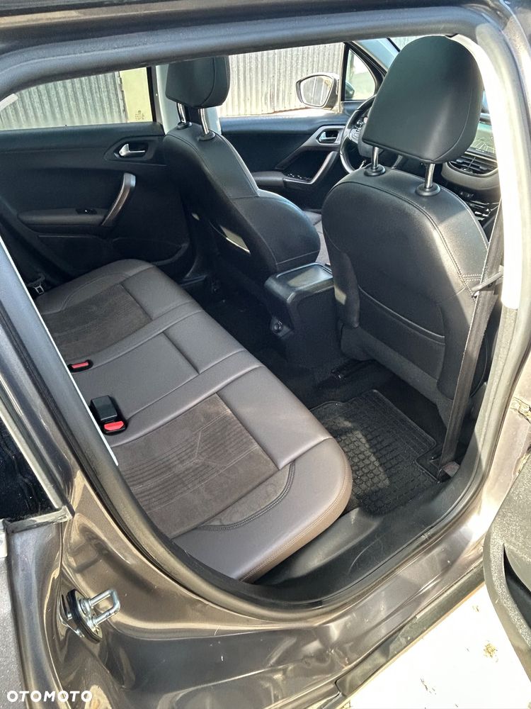 Peugeot 2008 1.6 e-HDi Allure S&S - 15