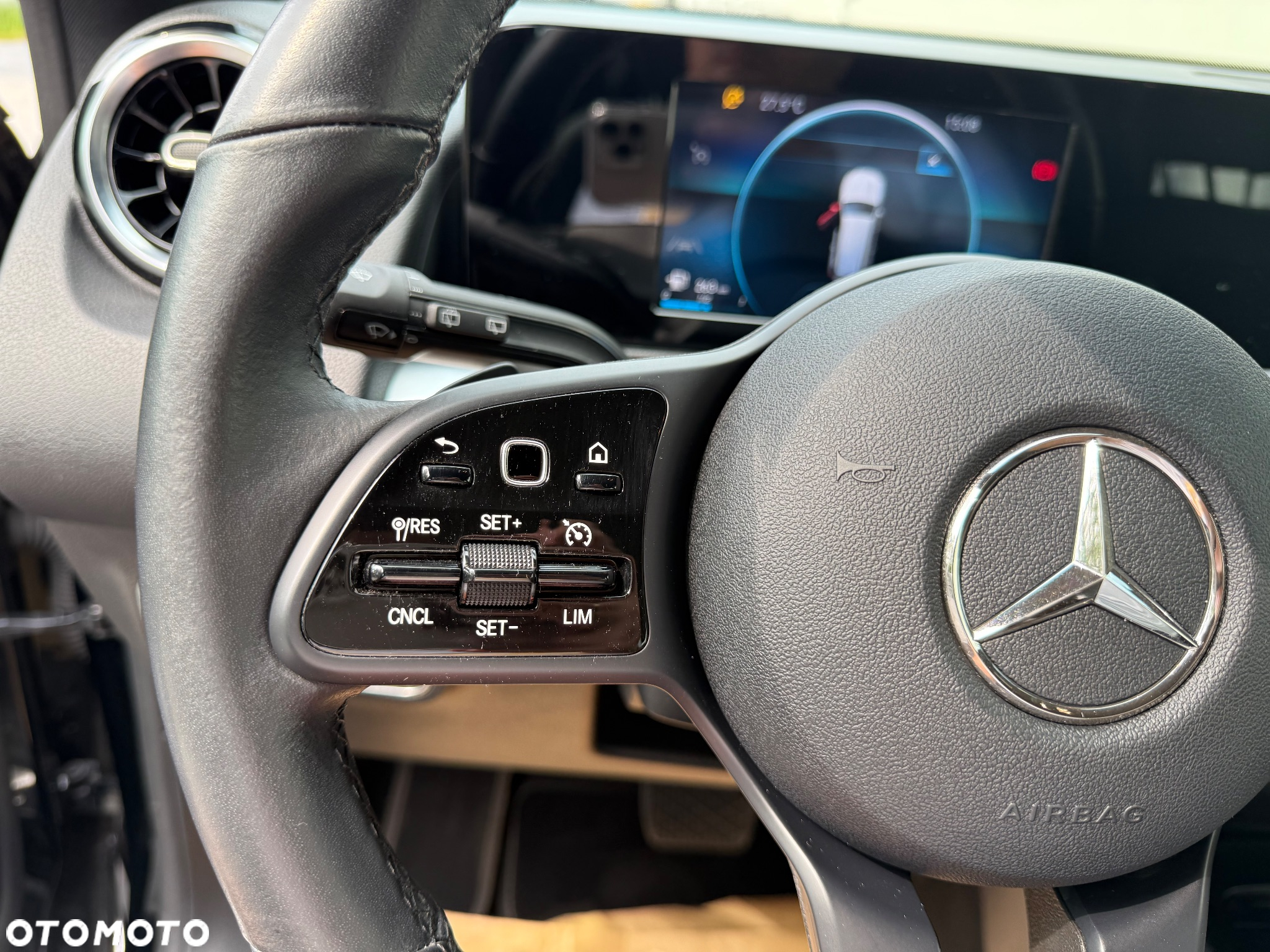 Mercedes-Benz GLB 200 7G-DCT - 19