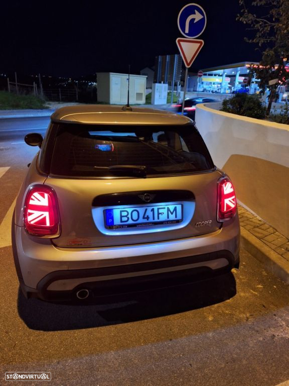MINI 3 Portas Cooper Essential - 17