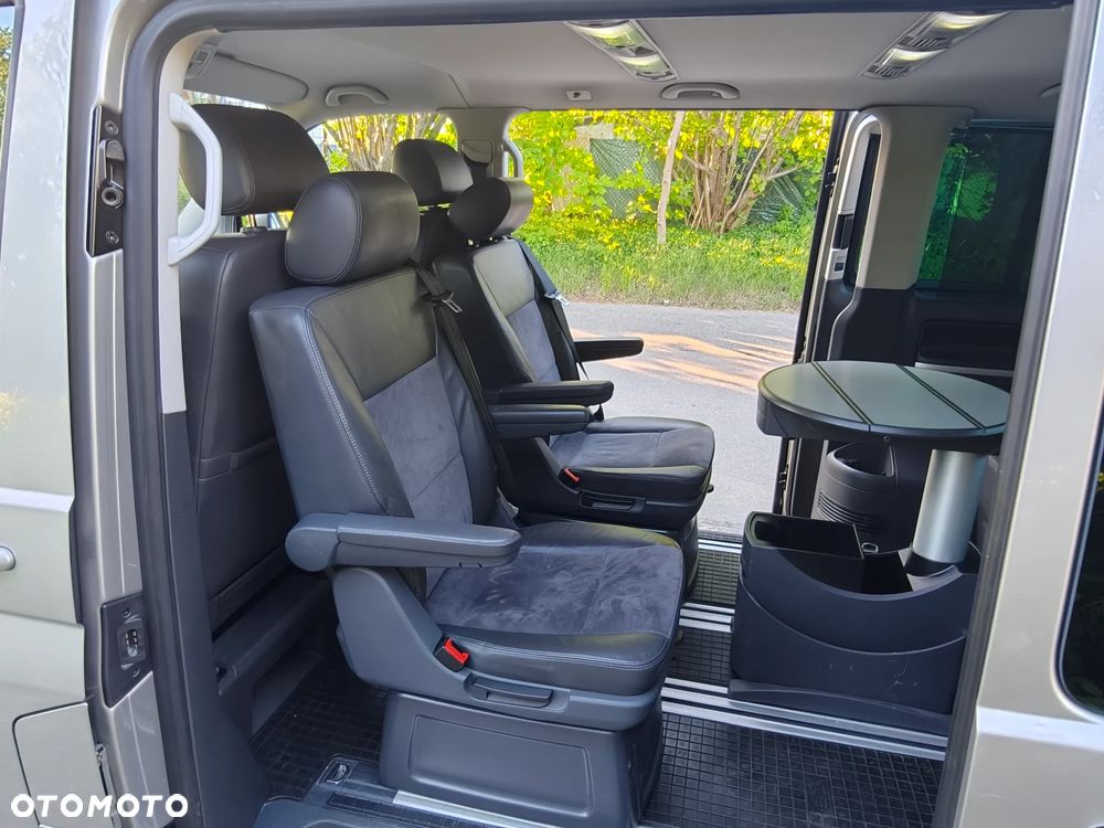 Volkswagen Multivan - 10