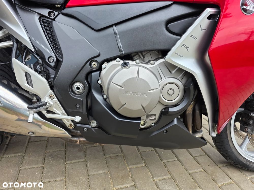 Honda VFR - 24