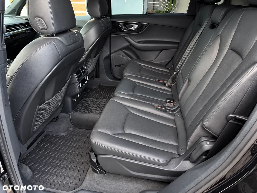 Audi Q7 - 25