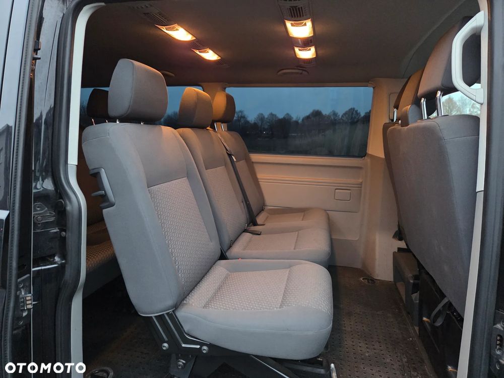 Volkswagen Caravelle - 13