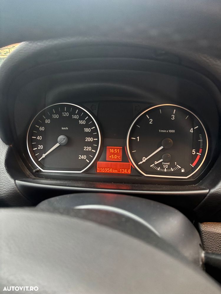 BMW Seria 1 116d DPF - 8