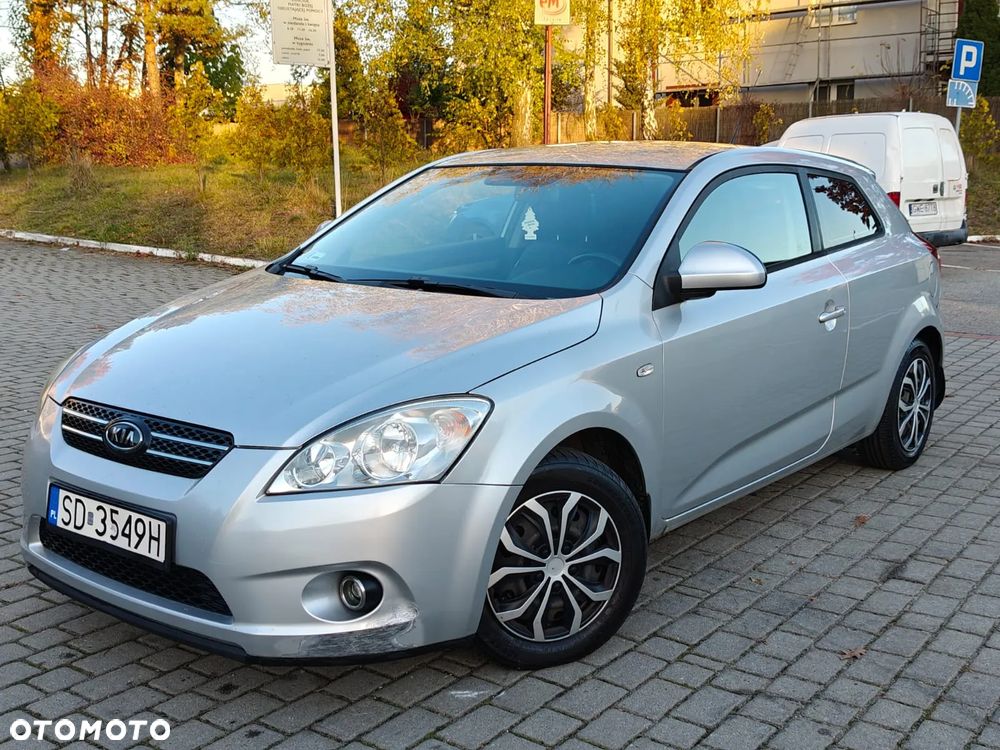Kia Ceed - 12