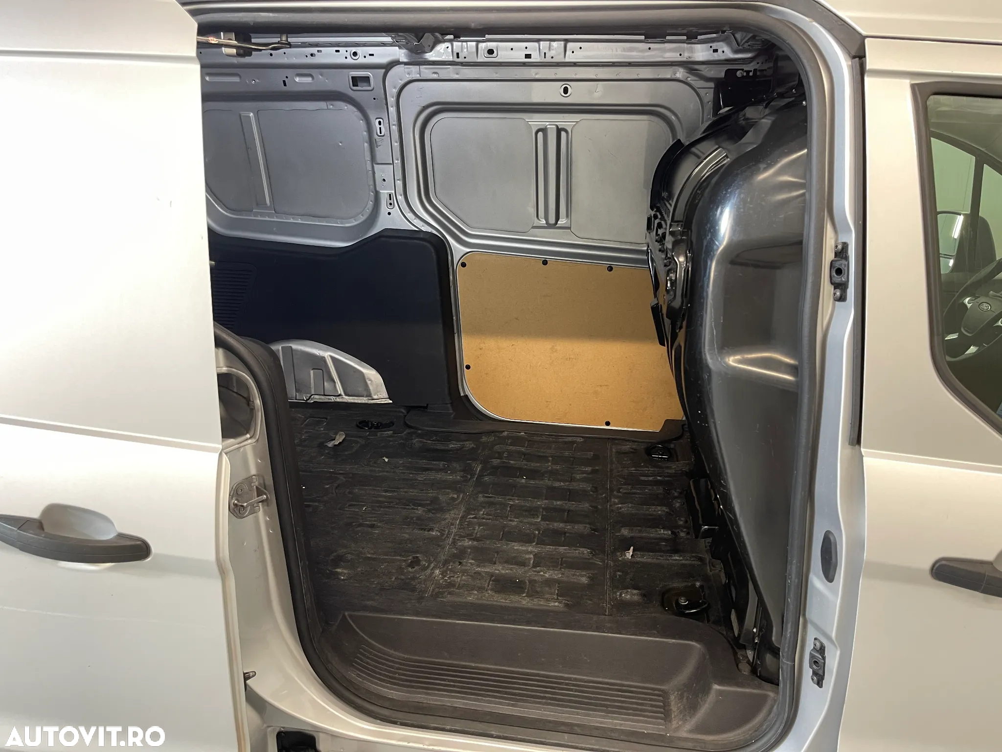 Ford Transit Connect - 10