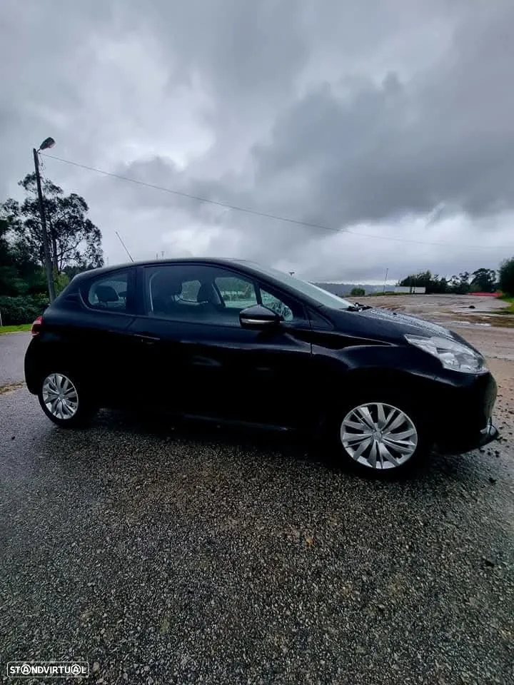 Peugeot 208 - 5
