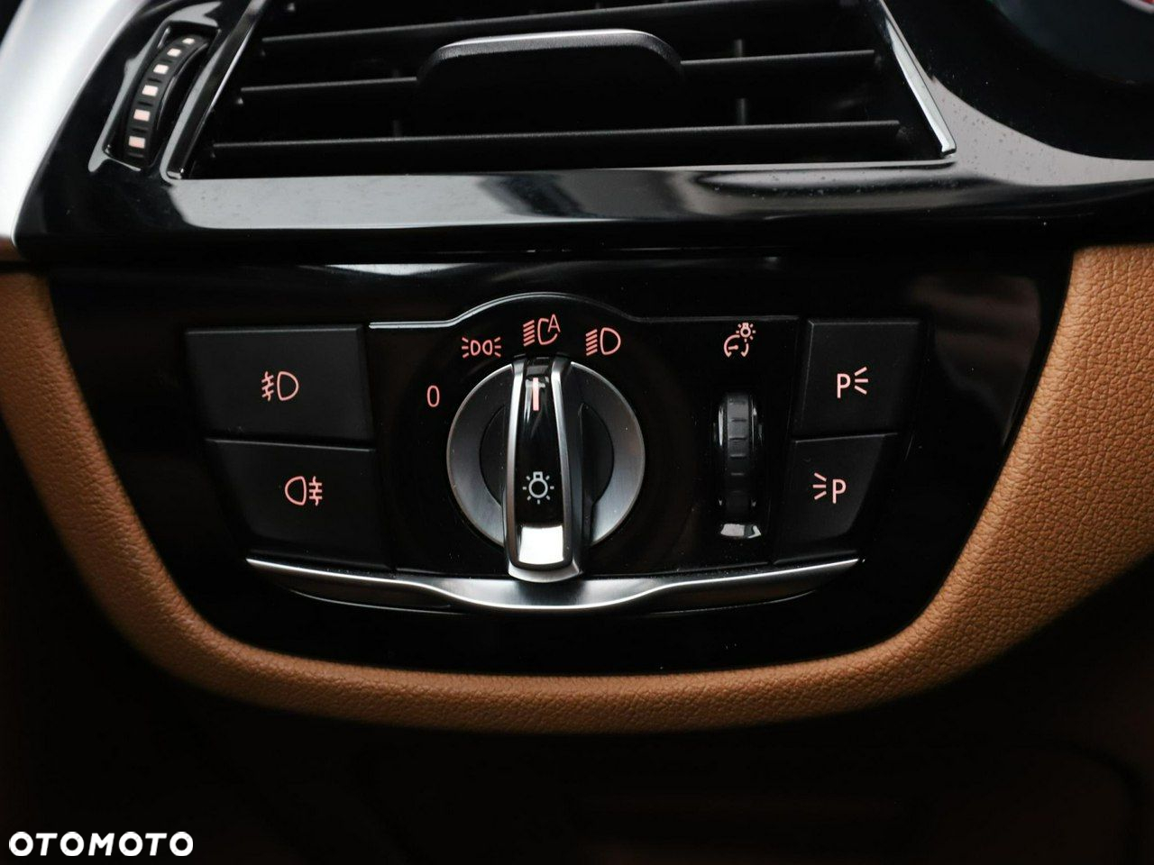BMW Seria 5 520d - 34