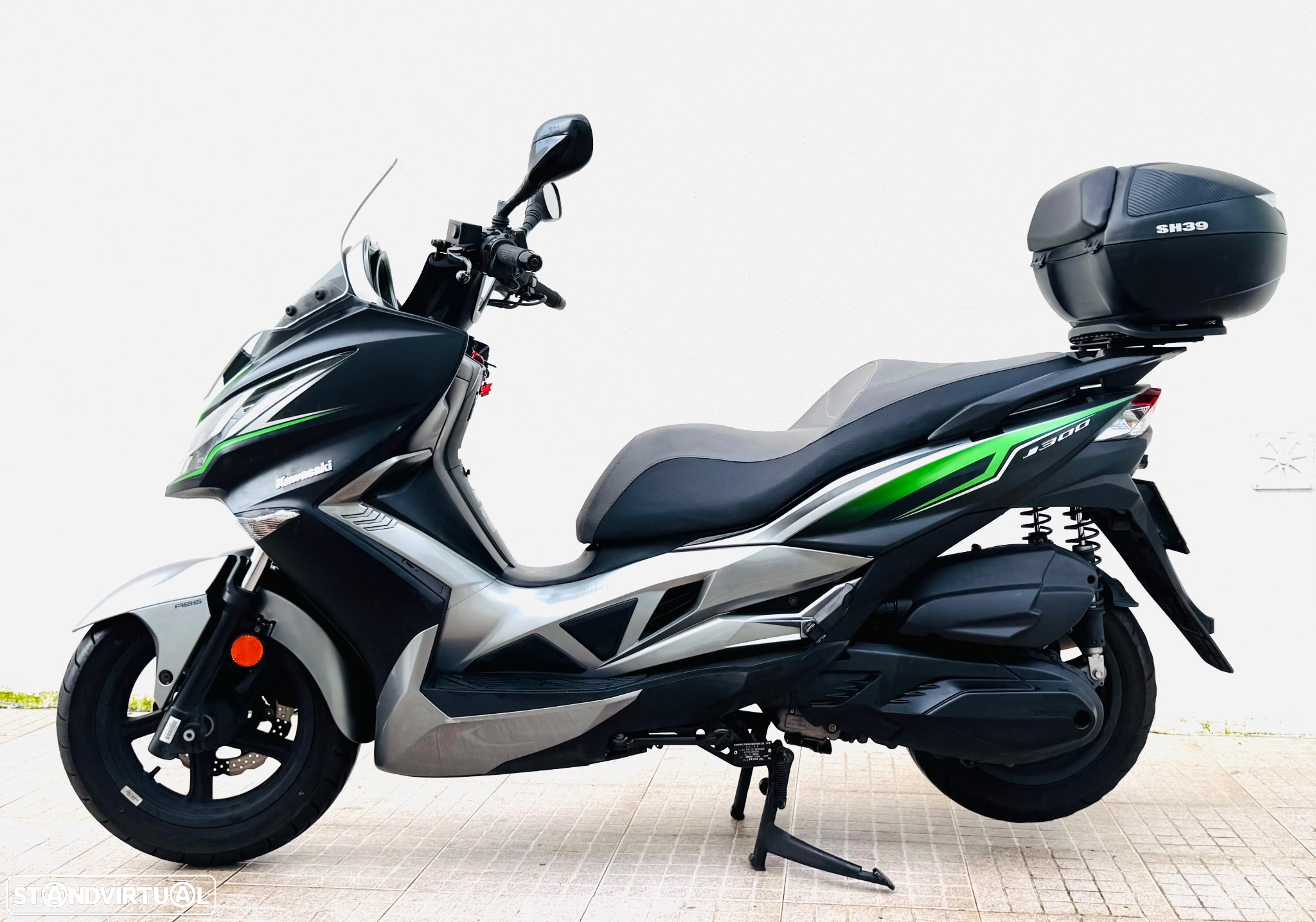 Kawasaki J300 - 6