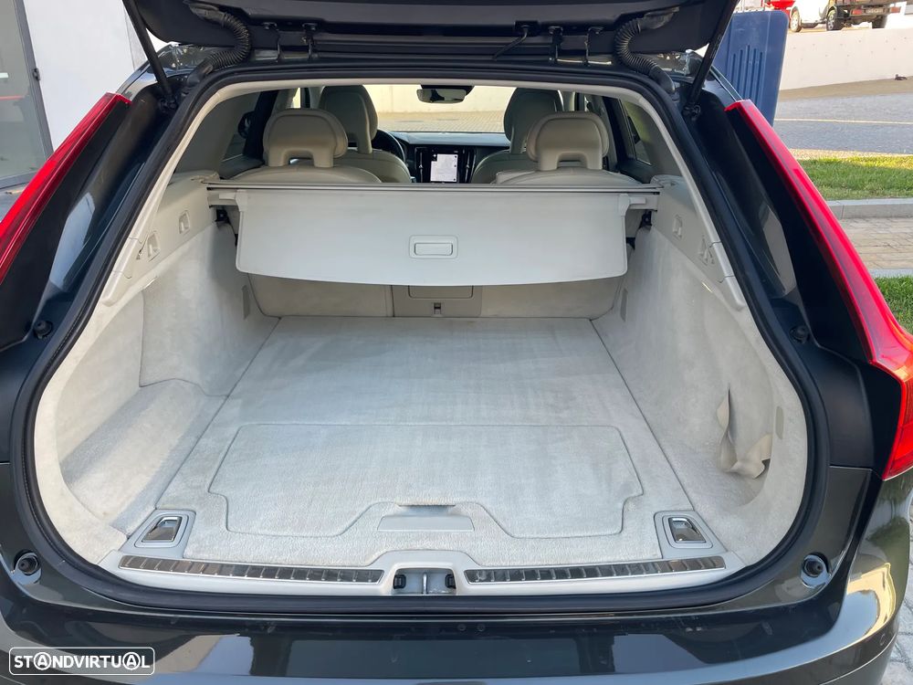 Volvo V90 Cross Country 2.0 D4 Pro AWD Geartronic - 11