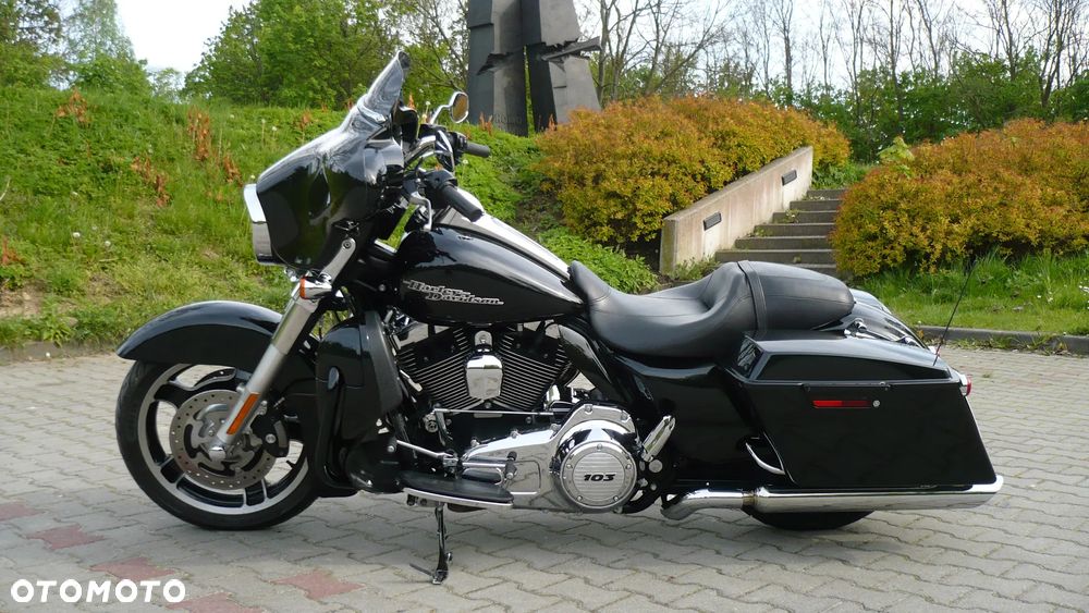 Harley-Davidson Touring Street Glide - 7
