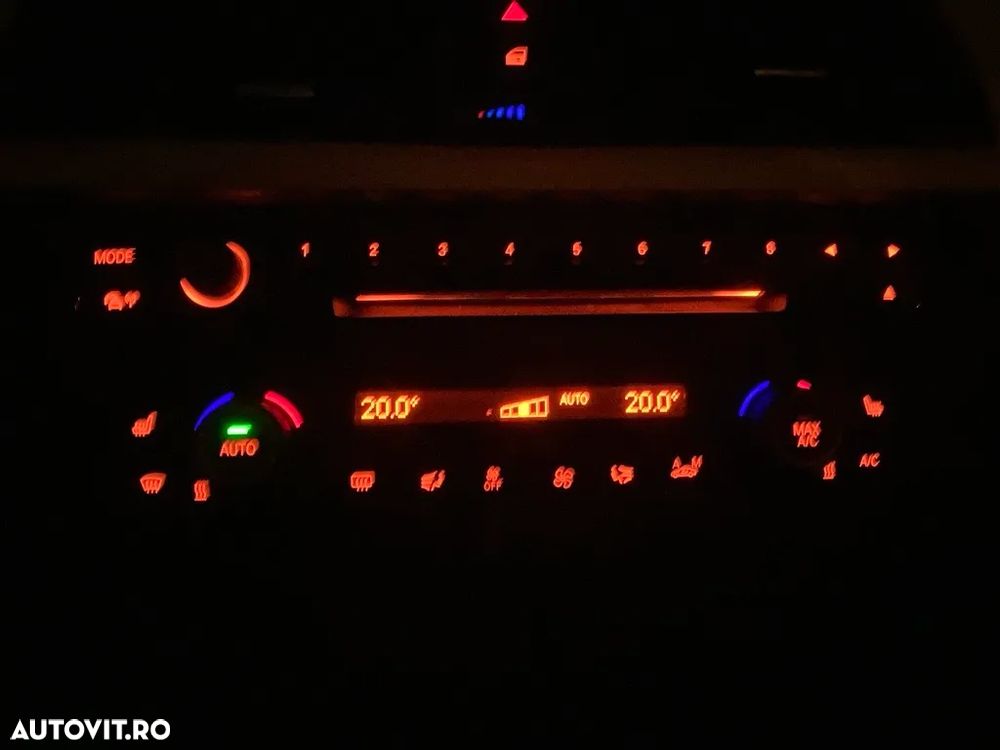 BMW Seria 3 320d Aut. - 14