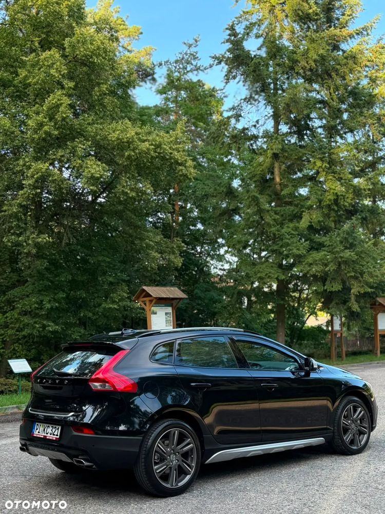 Volvo V40 Cross Country - 28