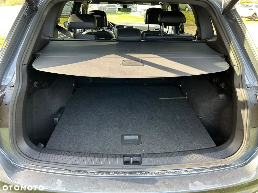 Volkswagen Tiguan 2.0 TDI SCR 4MotION DSG R-Line - 27