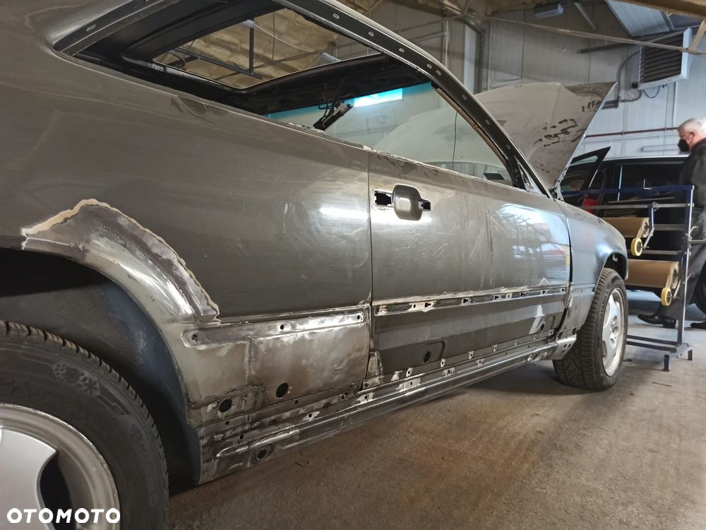 Mercedes-Benz W124 (1984-1993) - 26