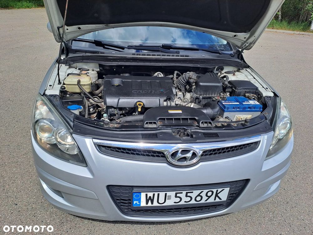Hyundai i30 1.6 CRDi Comfort EU5 - 16