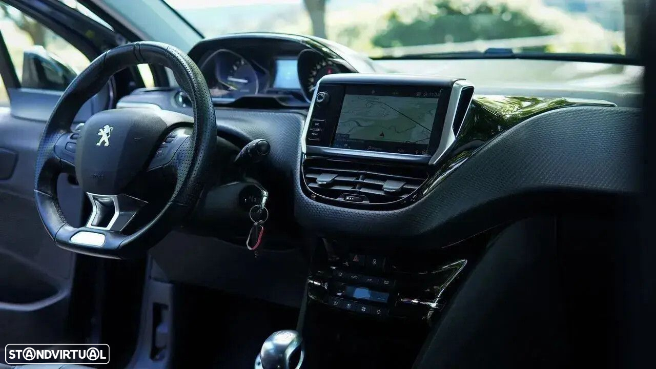 Peugeot 208 1.2 PureTech GT Line - 47