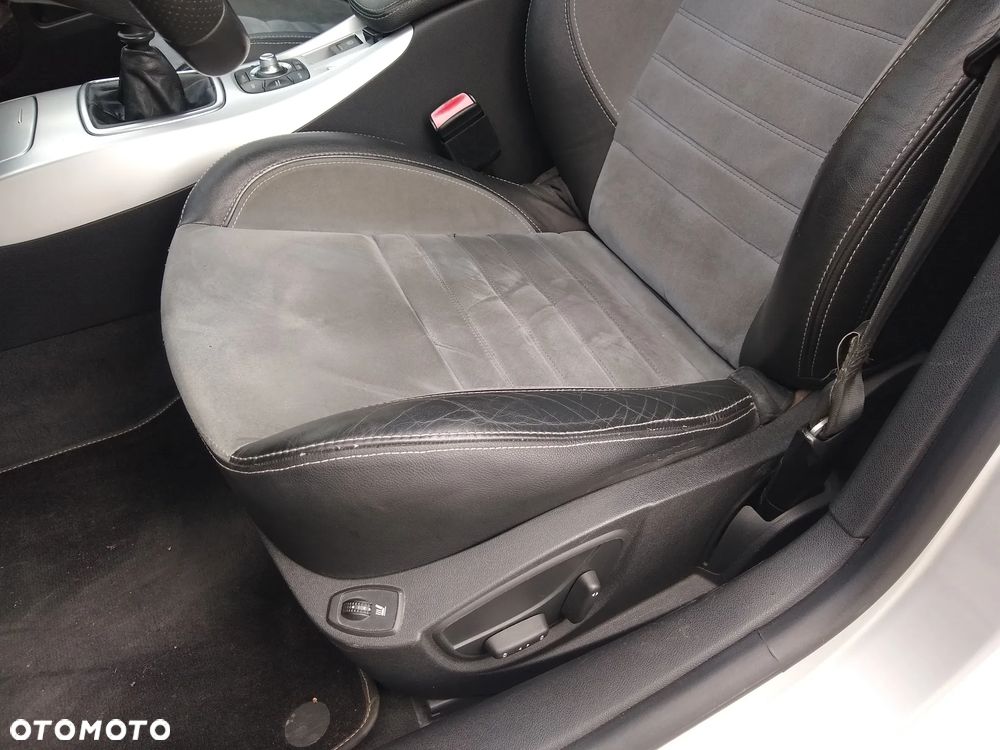 Renault Laguna 2.0 DCi FAP GT - 24