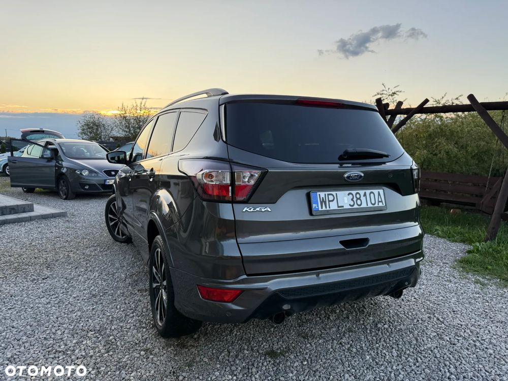 Ford Kuga 2.0 TDCi 4x2 ST-Line - 37