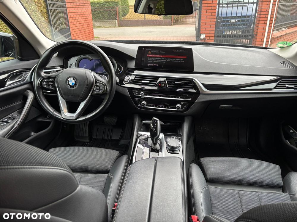 BMW Seria 5 525d Sport Line - 7