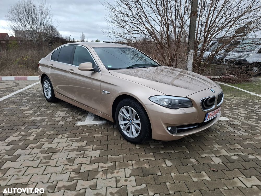 BMW Seria 5 525d xDrive AT - 2