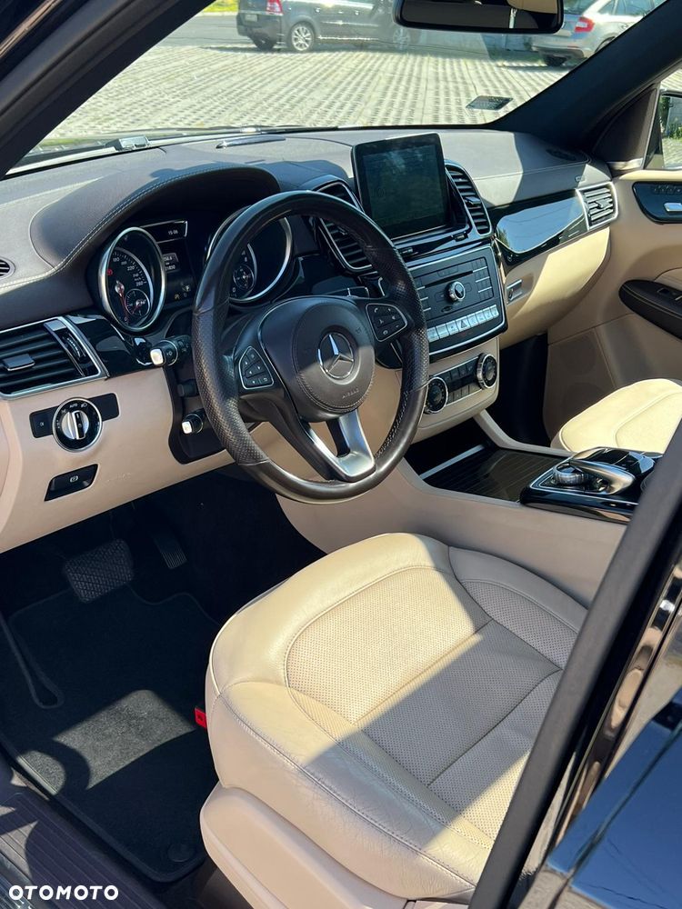Mercedes-Benz GLS - 15