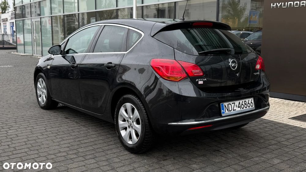 Opel Astra 2015 photo 4