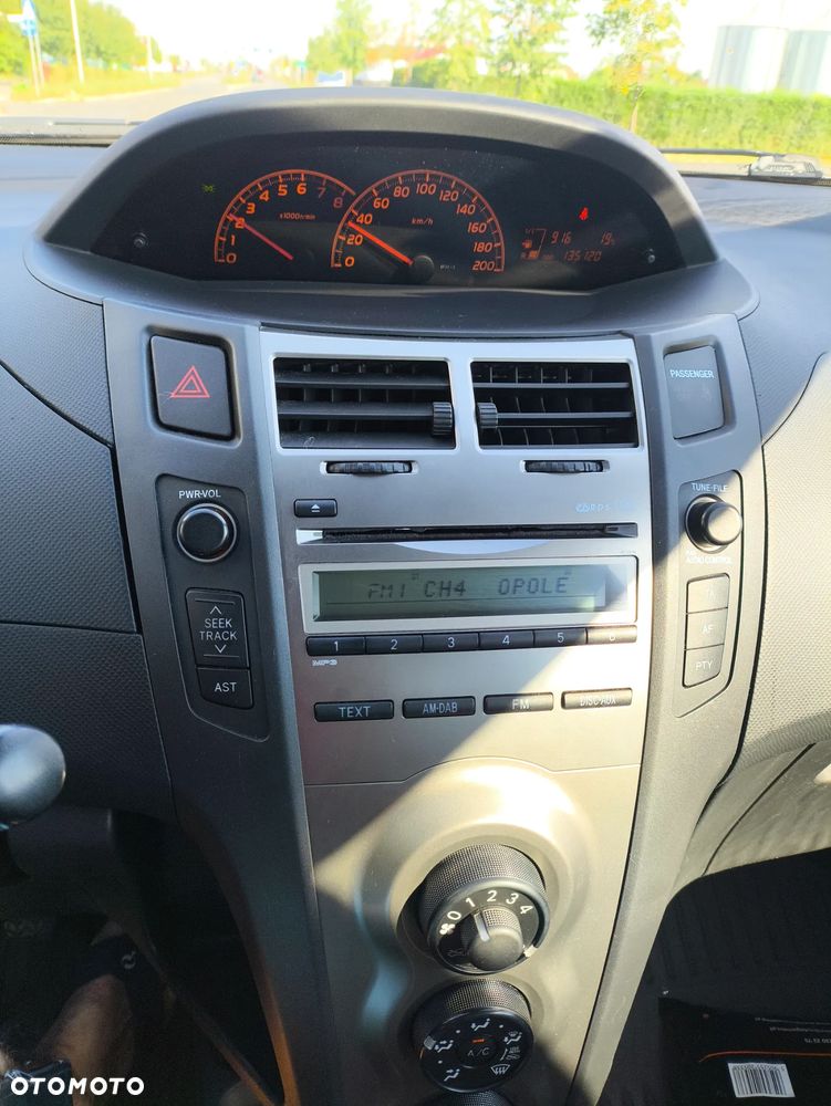 Toyota Yaris 1.0 VVT-i Luna - 23