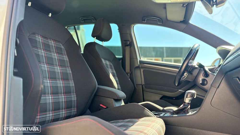 VW Golf 2.0 TSI GTI DSG Performance - 29