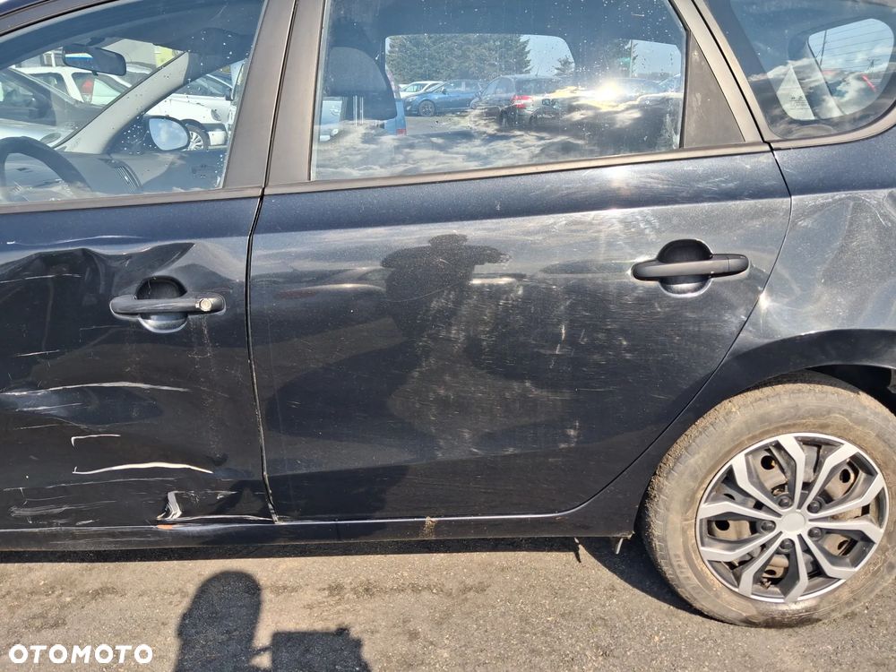 Hyundai i30 1.6 blue Style - 24