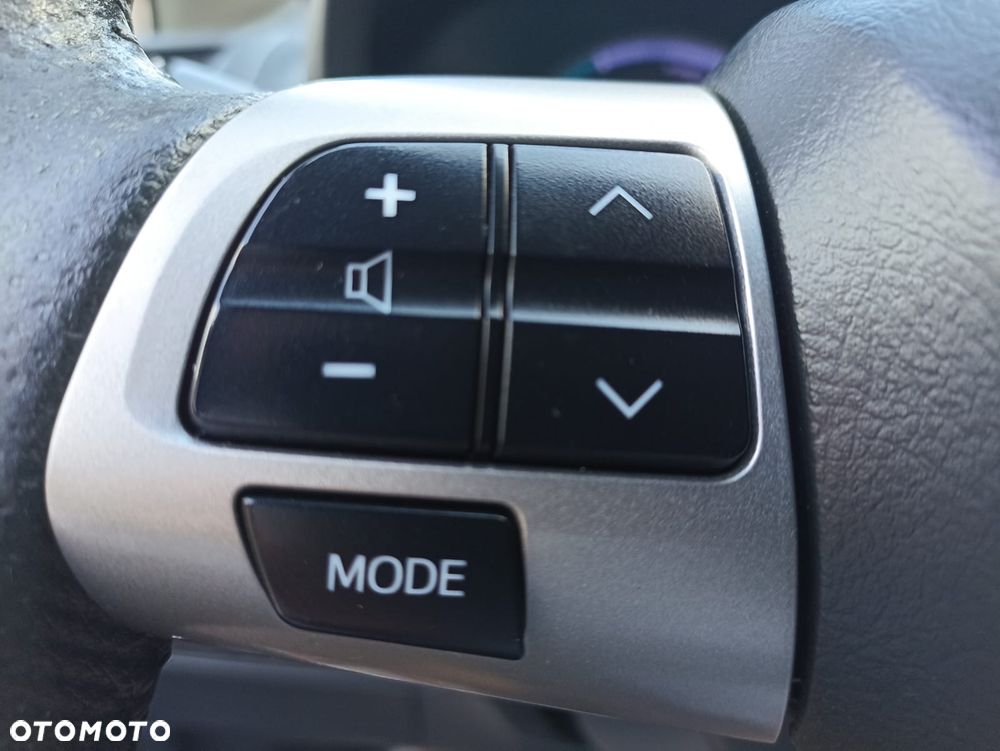 Toyota Auris 1.8 HSD Sol - 20